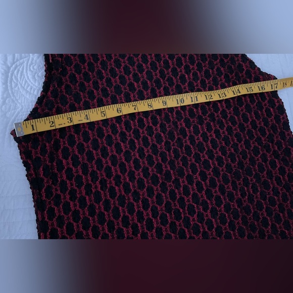 GLORIA VANDERBILT, RED/BLACK SLEEVELESS BLOUSE, SIZE: M - Picture 5 of 10